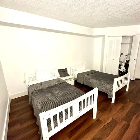 Private Bedroom 1 Block From Downtown Miami Exterior photo